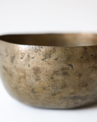 Singing Bowls Antique Singing Bowl Throat Chakra 384 Hz oldbowl687