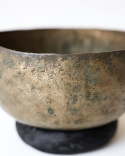 Singing Bowls Antique Singing Bowl Throat Chakra 412 Hz oldbowl688