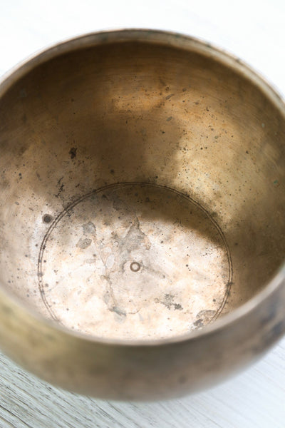 Singing Bowls Antique Tantric Buddha Singing Bowl - Heart Chakra 364Hz oldbowl444