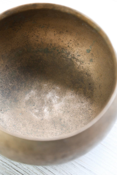Singing Bowls Antique Tantric Singing Bowl - Solar Plexus Chakra 333Hz oldbowl442