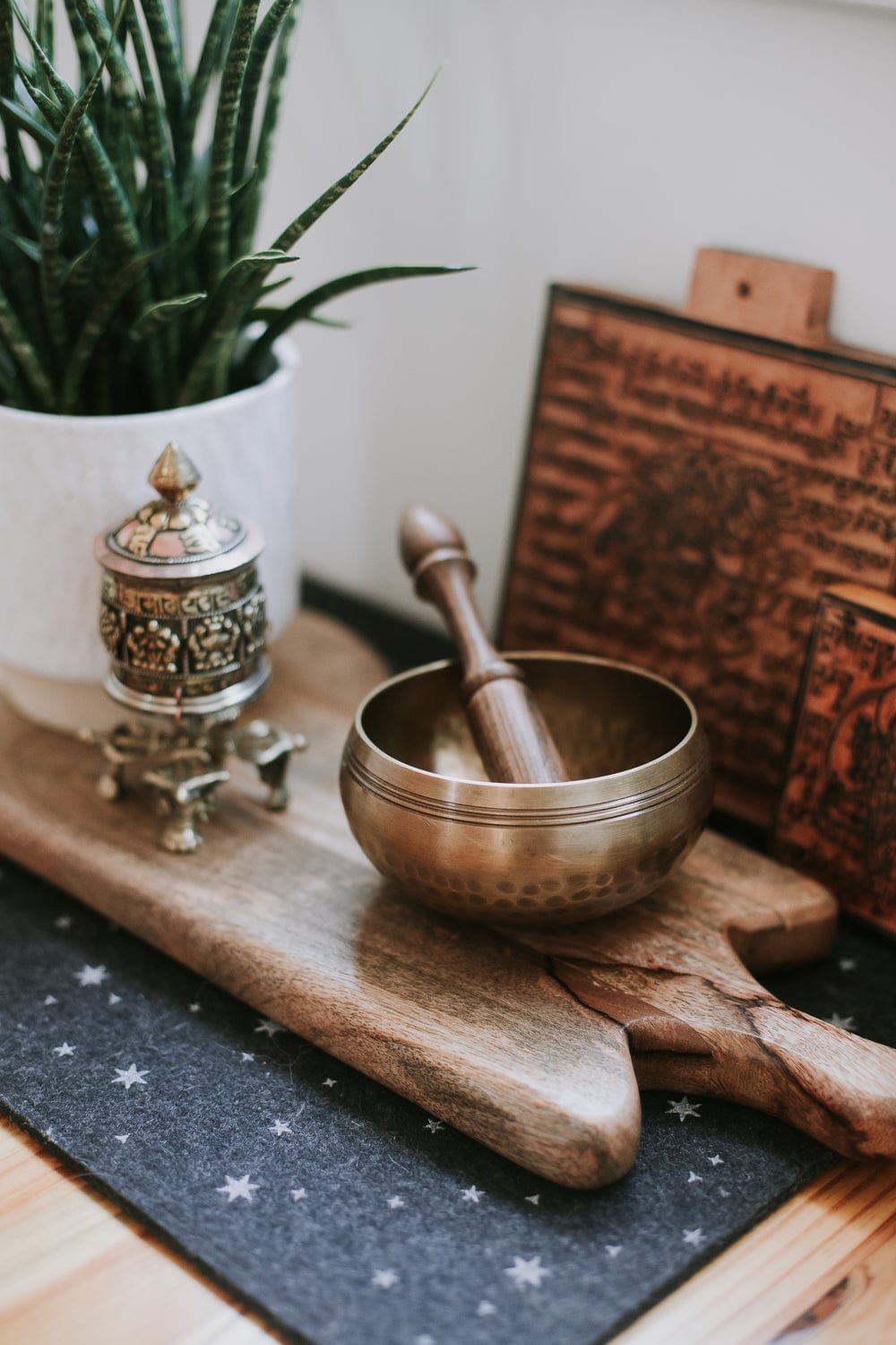 Singing Bowls Hand Hammered Tibetan Bowl Set SB231