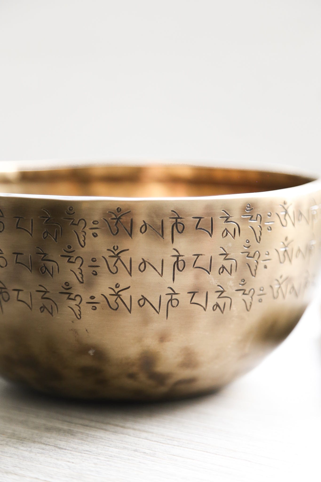 Singing Bowls Om Mani Mantra Singing Bowl SB238