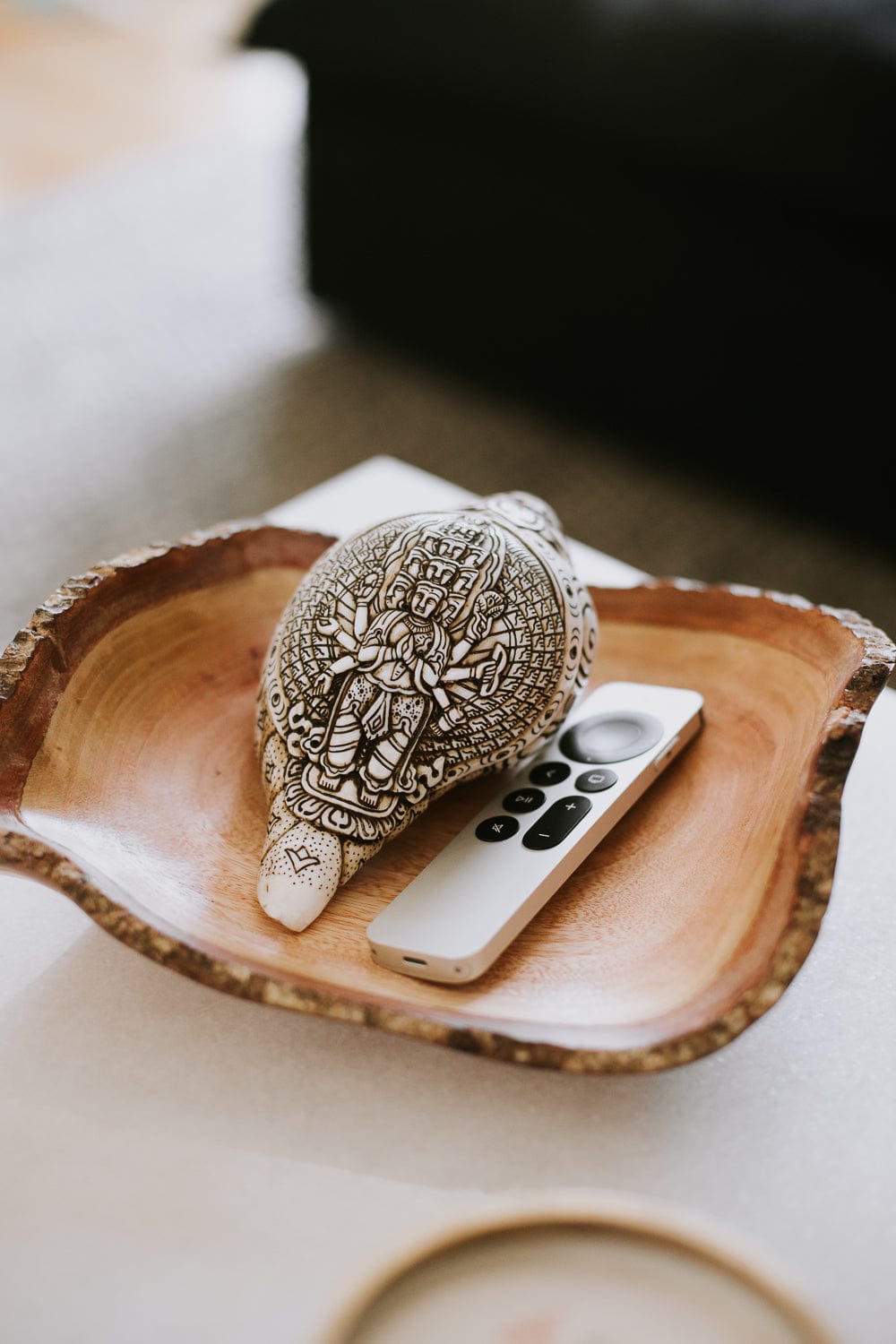 Statues Artisan Etched Conch Shell