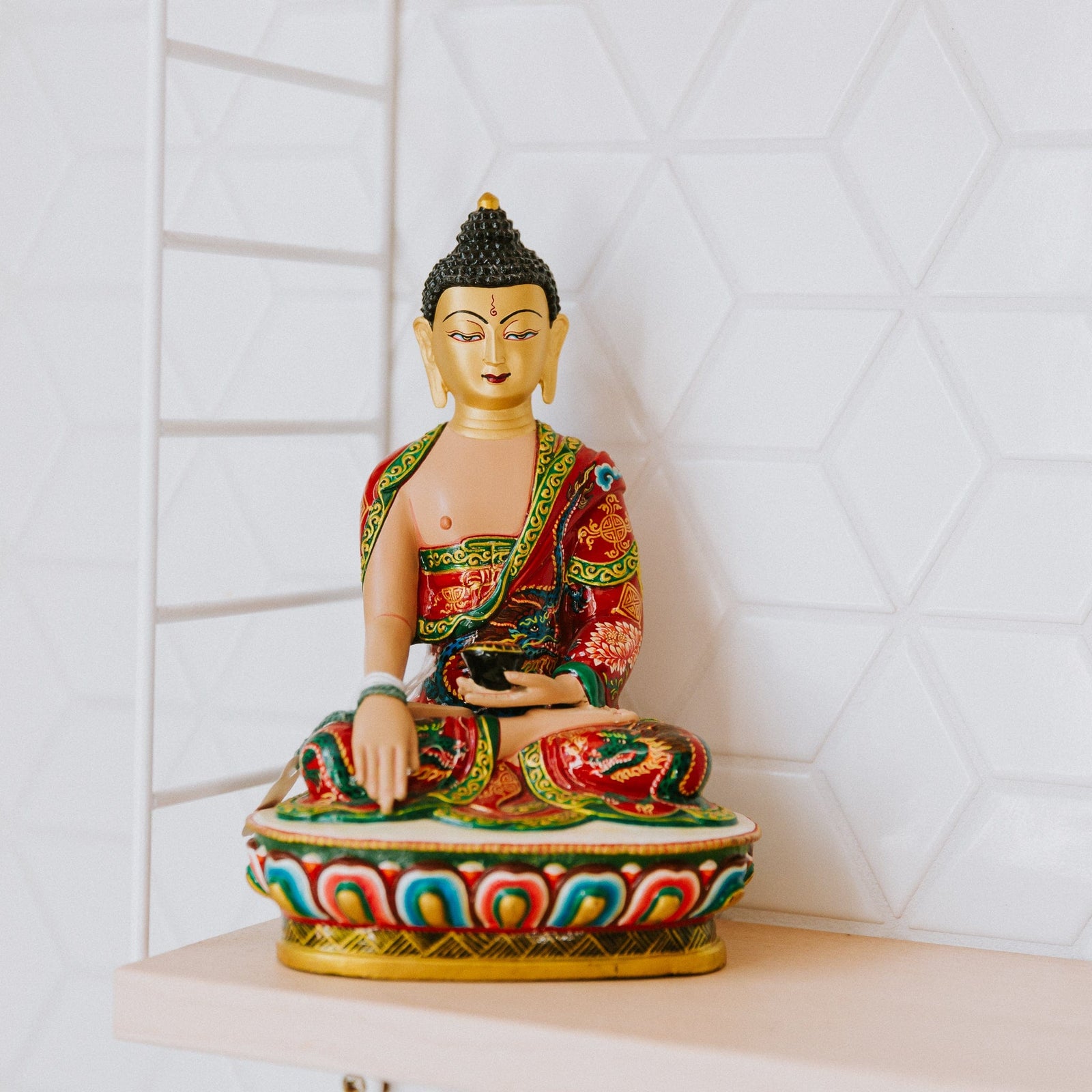 Statues Painted Shakyamuni Statue with Dragons ST296