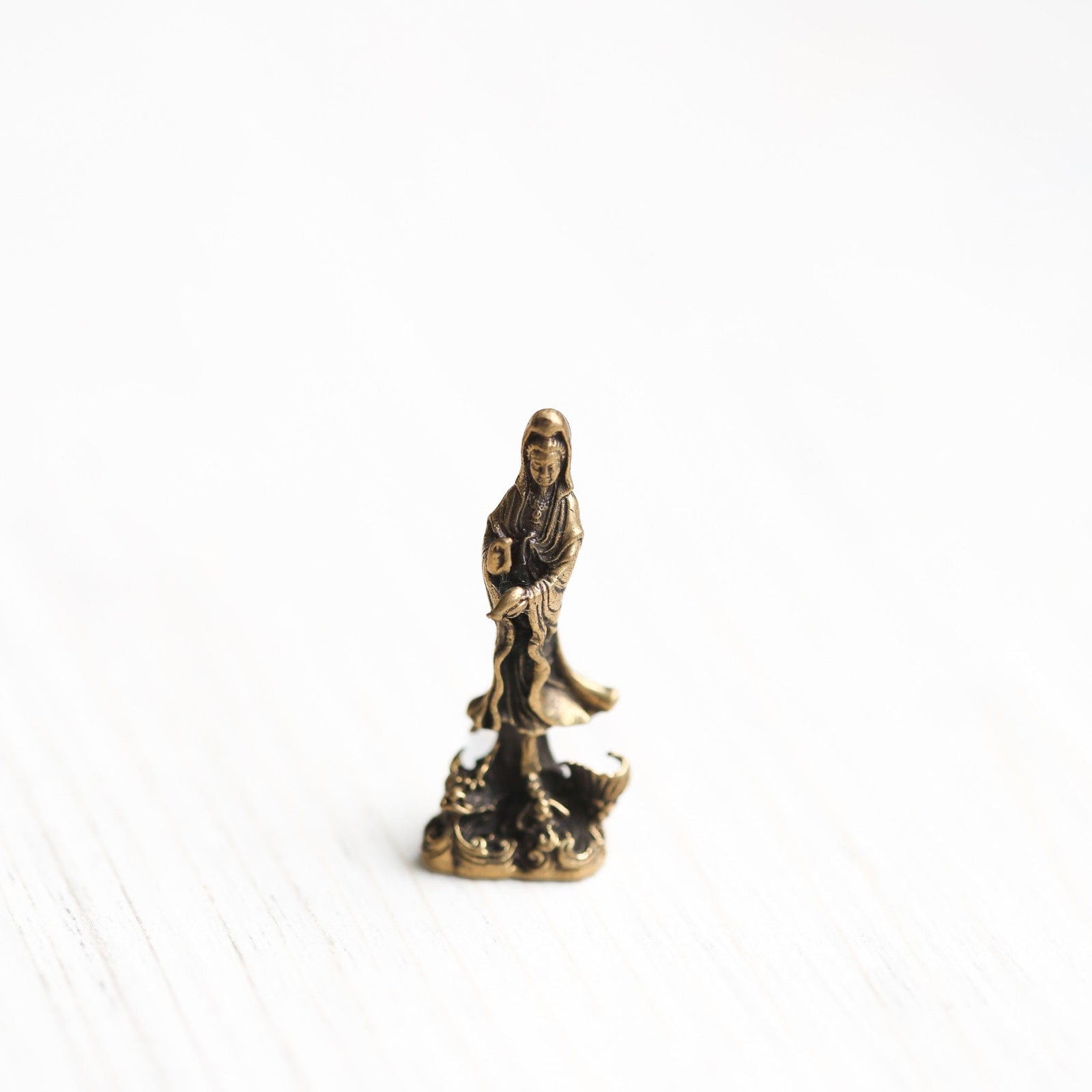 Statues Tiny Brass Guanyin Statue ST310