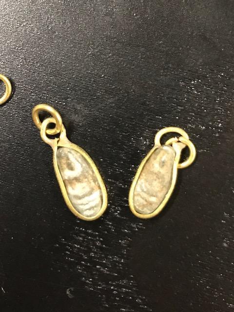 component Tiny pear-shaped thai amulet jpthai94