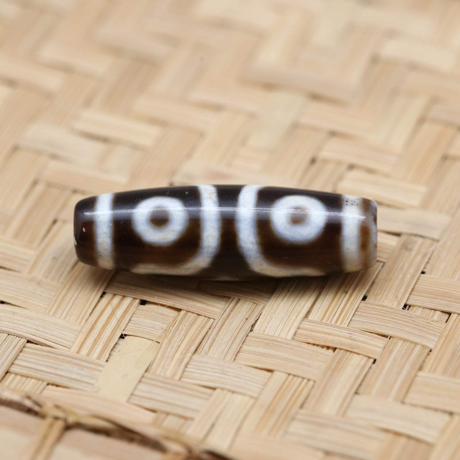 874　天珠　triple　eyed　dzi　with　diamond　！ 874 天珠 triple eyed dzi with diamond ！