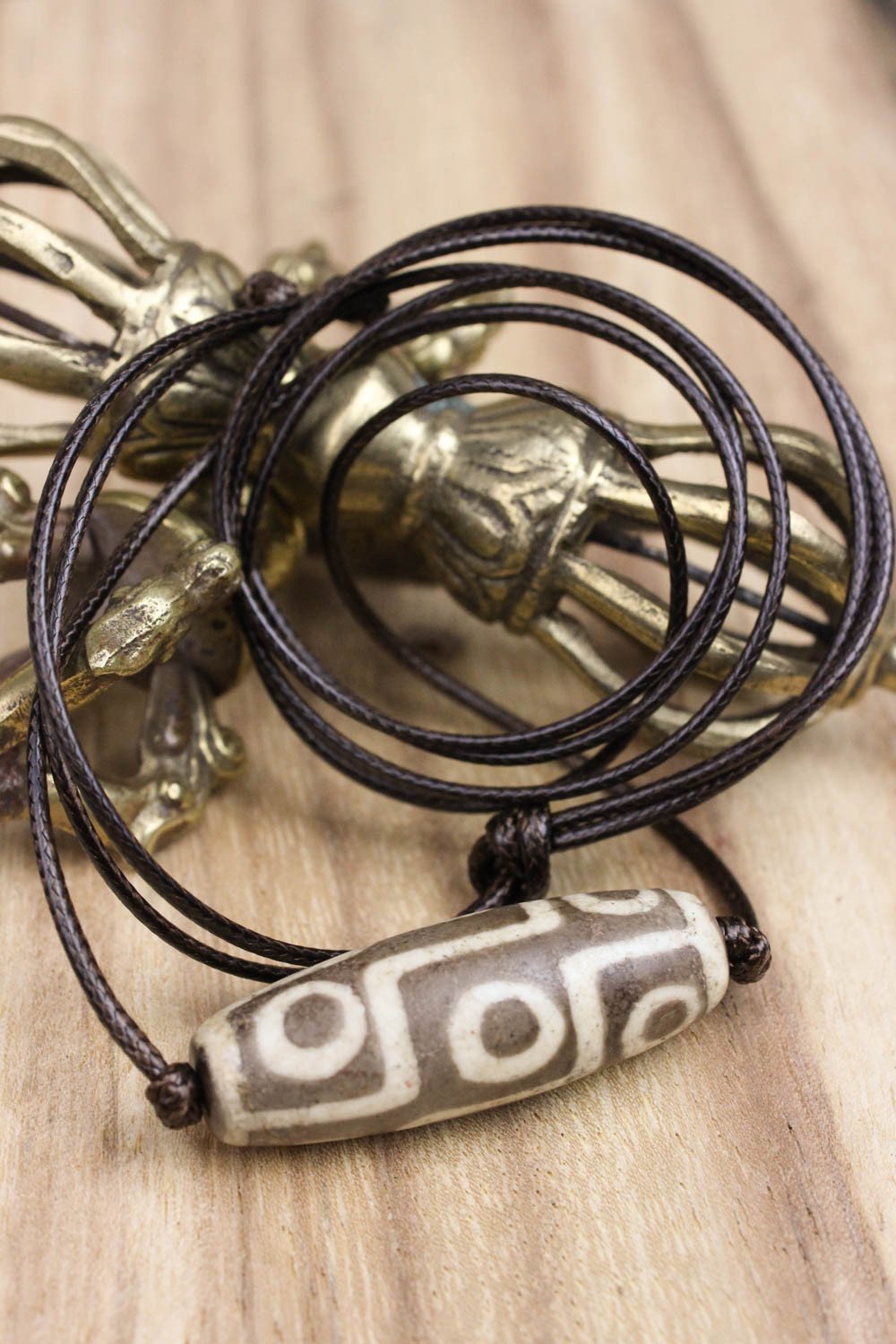 Collier pendentif Nine Eye Tibet Dzi _xi Collier pendentif Nine Eye Tibet Dzi _xi
