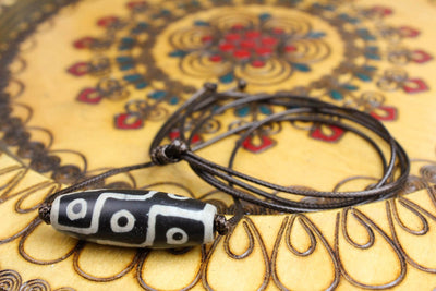 Dzi Beads,Jewelry Nine Eye Dzi Bead of Confidence and Protection Tibetan Necklace DZNECK011