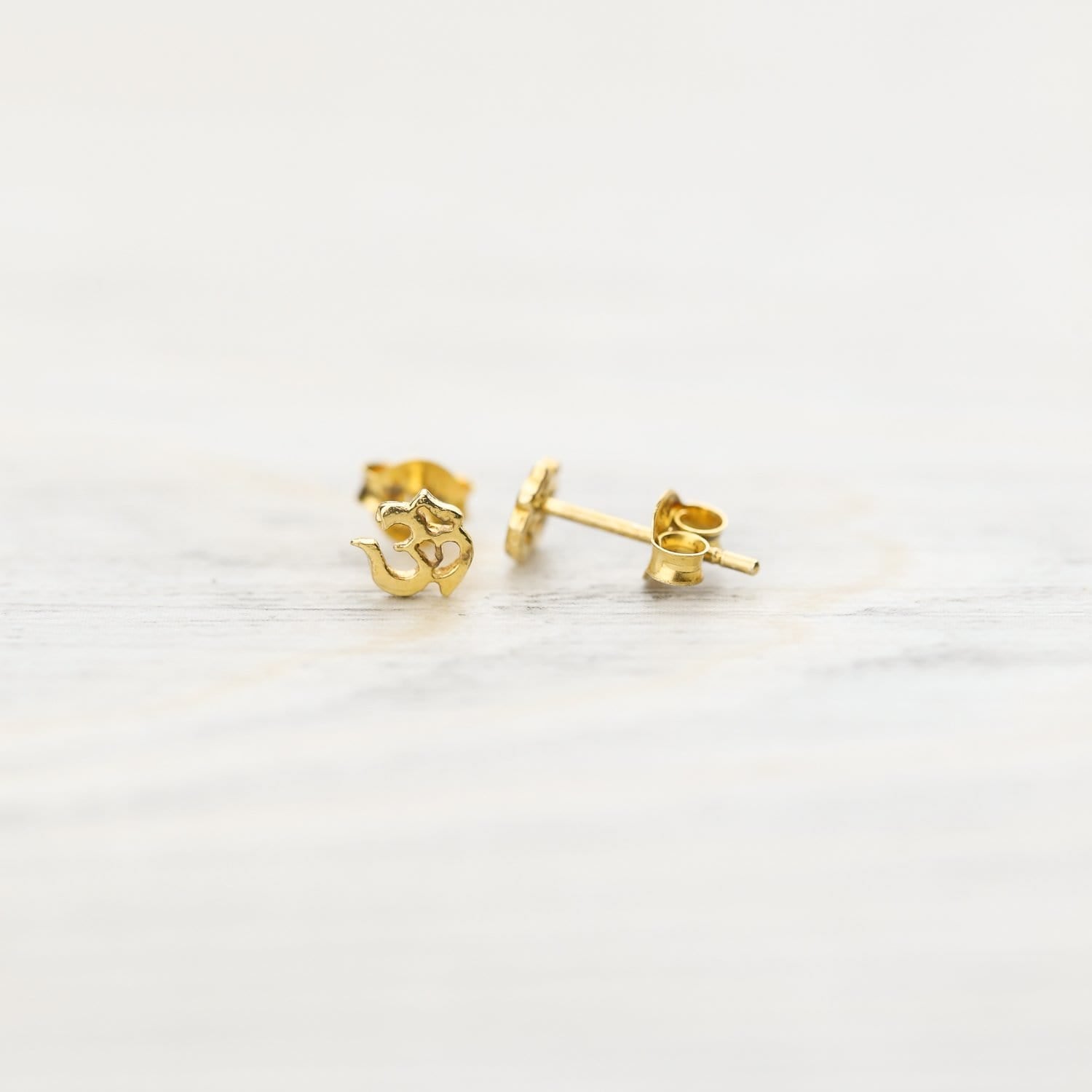Earrings Tiny Gold Om Earrings JE361