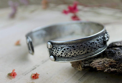Jewelry,Under 35 Dollars Default Filagree Om Mani Dragon Bracelet jb015