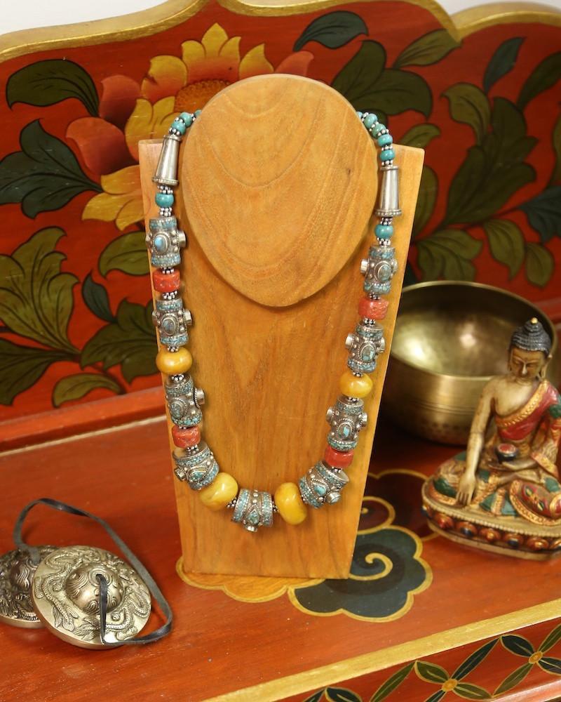 Necklaces Default An Extraordinary Tibetan Coral Necklace jn068