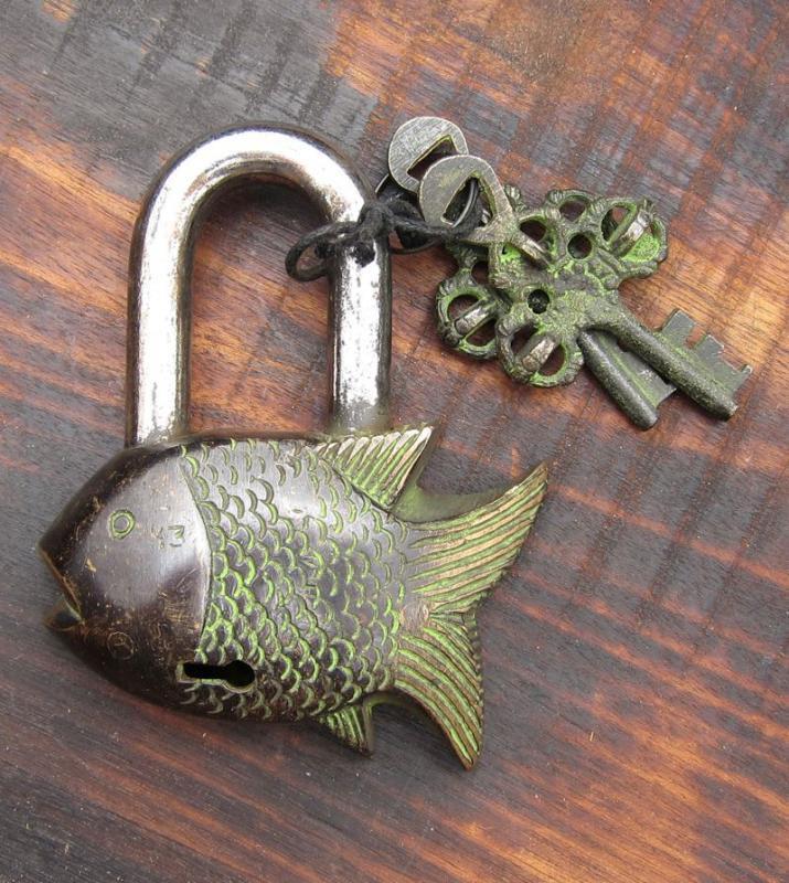 Fish Padlock from Boudhanath Stupa - DharmaShop