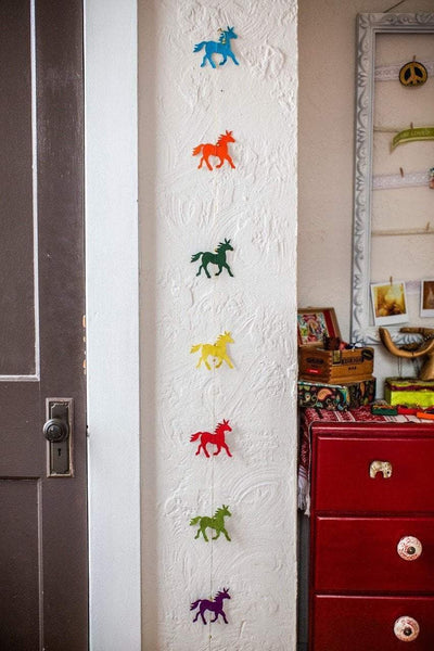 Paper Goods Default Sustainable Paper Horse Garland ho016