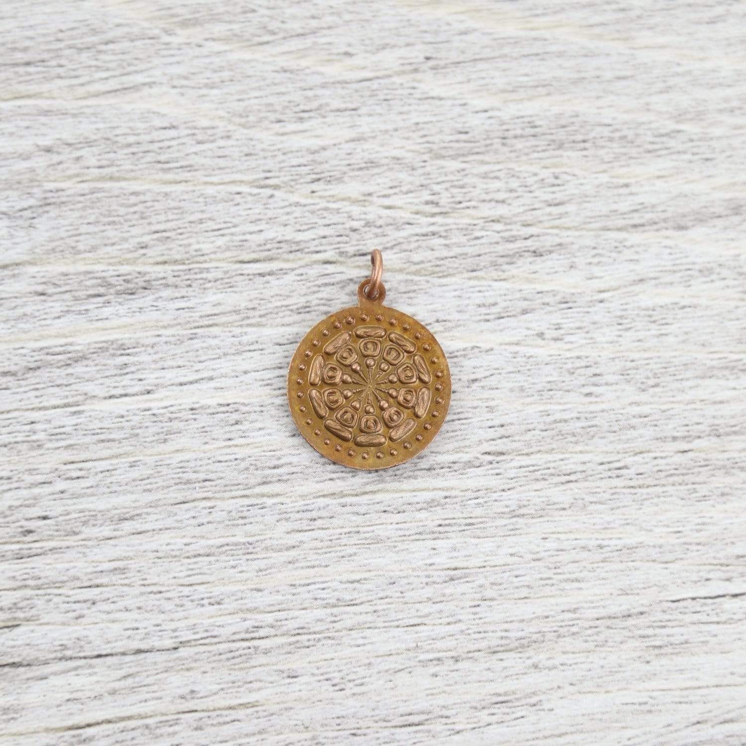 Amuleto de cobre de Buda astrológico