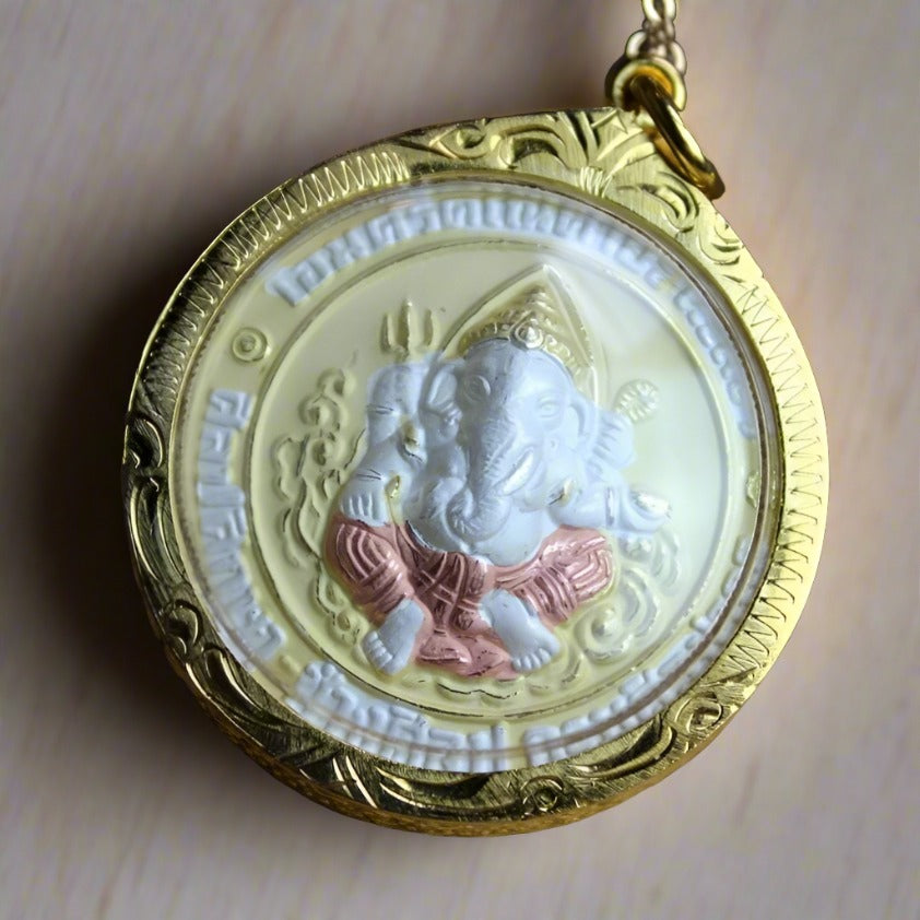 Pendants Reversible Encased Ganesh Amulet jpthai75