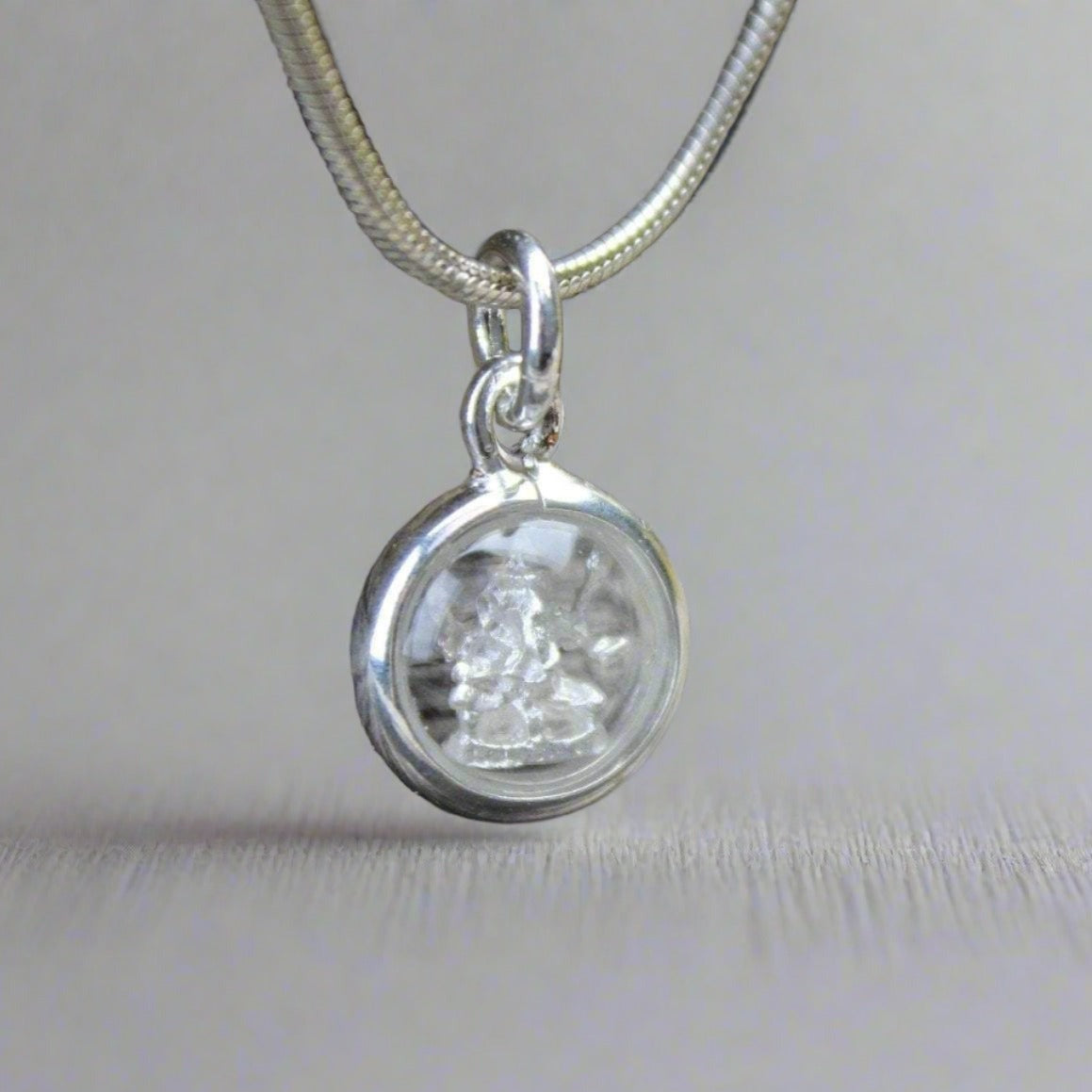 Pendants Tiny Encased Silver Ganesh Amulet jpthai76