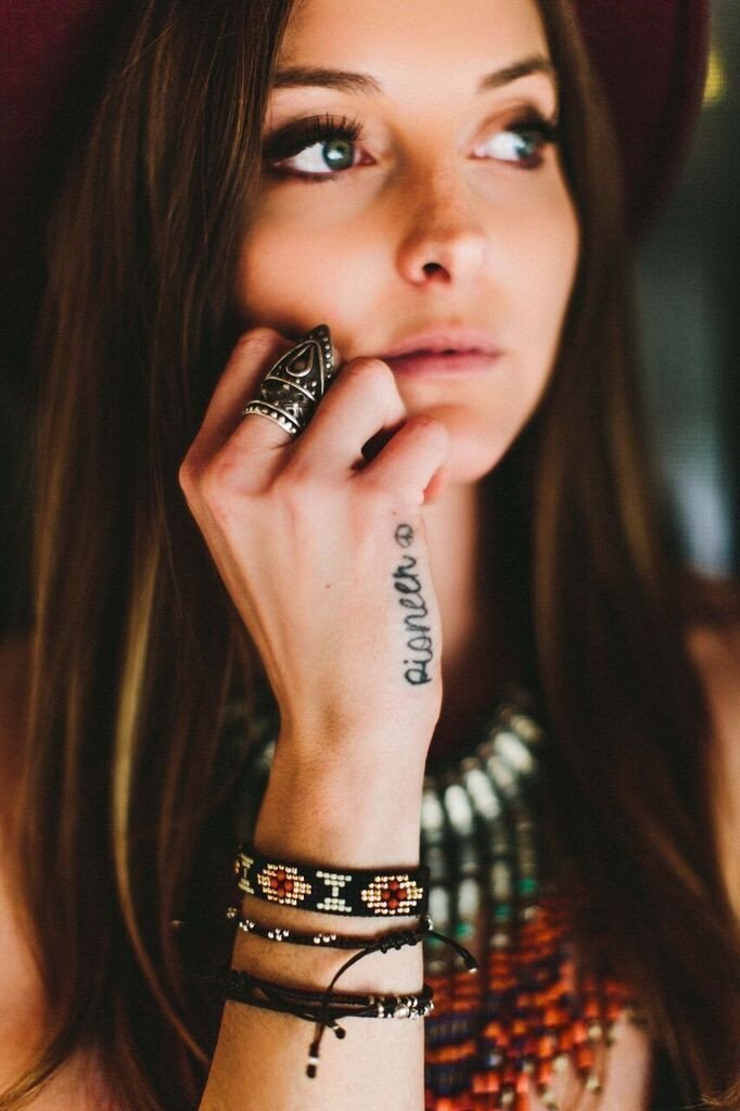 Rings 6 Vintage Shield Cuff Ring JR216.06