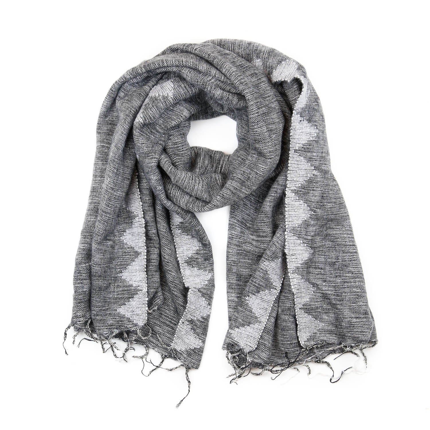Scarves Himalayan Shawl in Classic Gray fb543