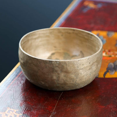 Singing Bowls Artistic Expression Old Tibetan Singing Bowl oldbowl400