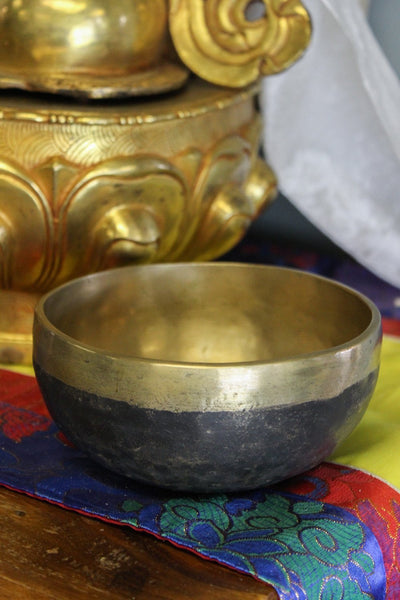 Singing Bowls New Small Tibetan Singing Bowl with Contrasting Finish newbowl213