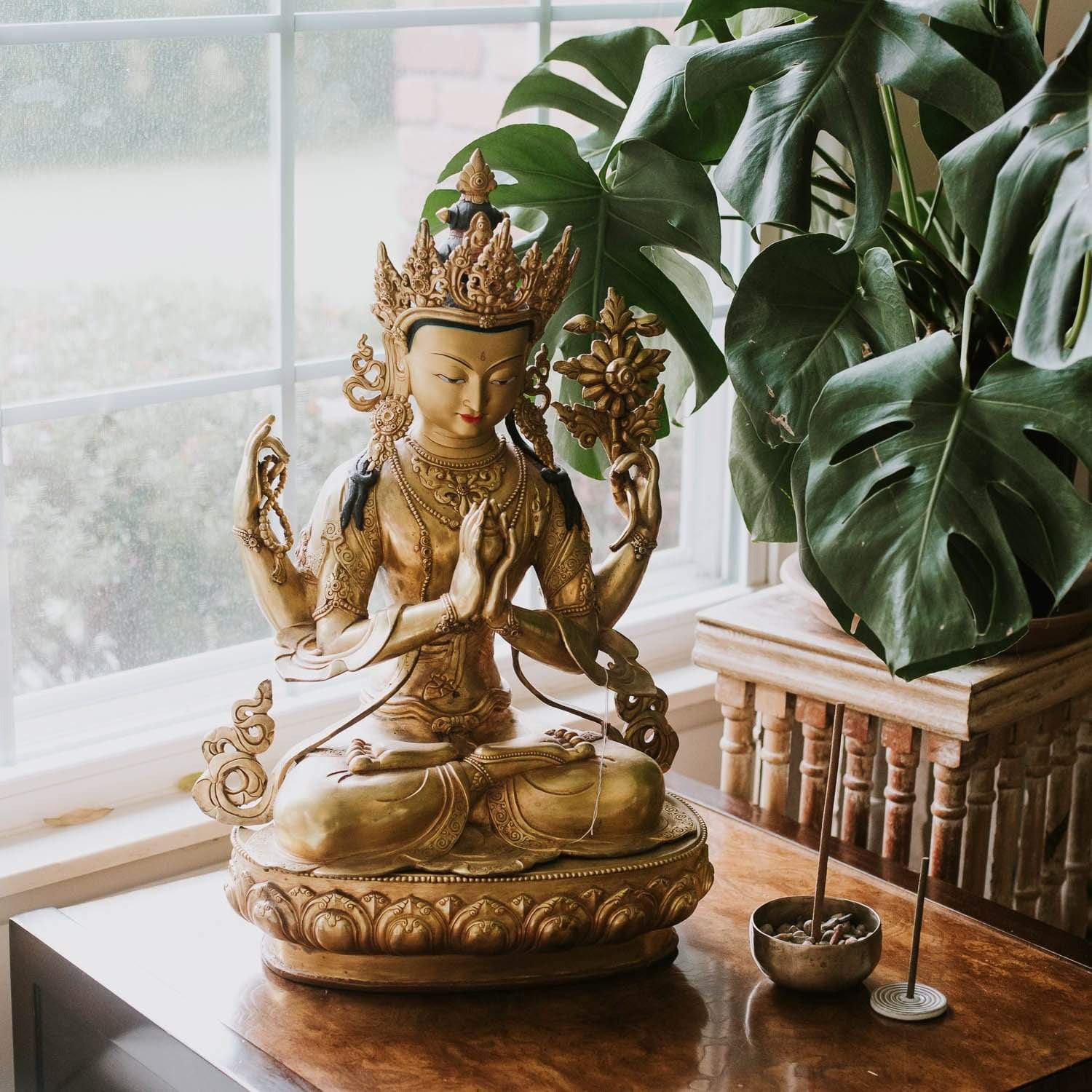 Statues Golden Chenrezig Masterpiece Statue st100