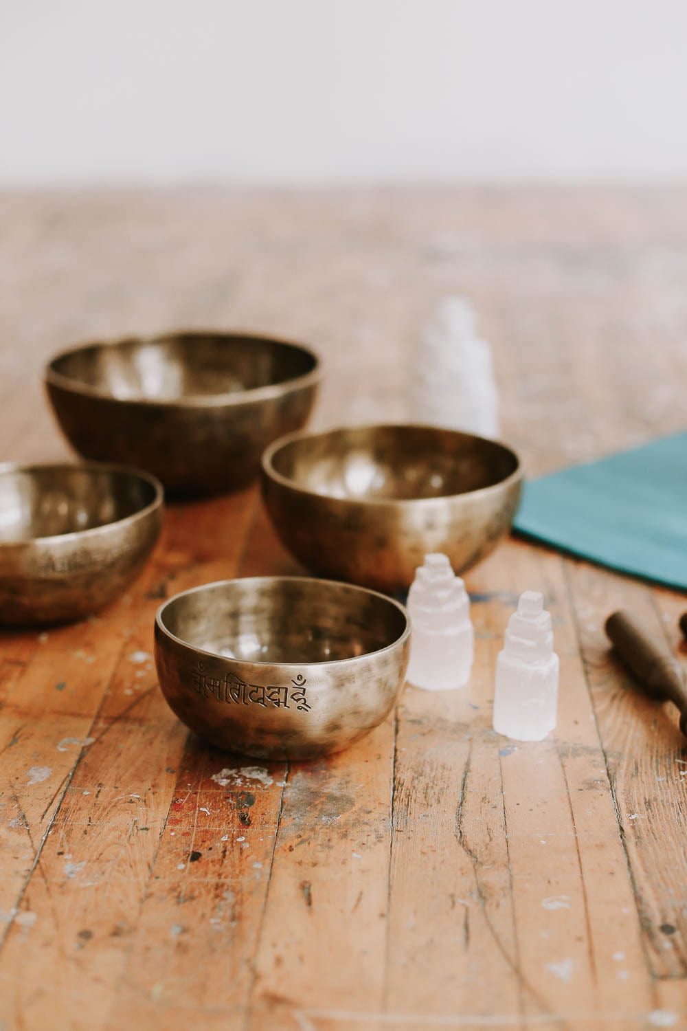 Statues Selenite Crystal Tower UN064