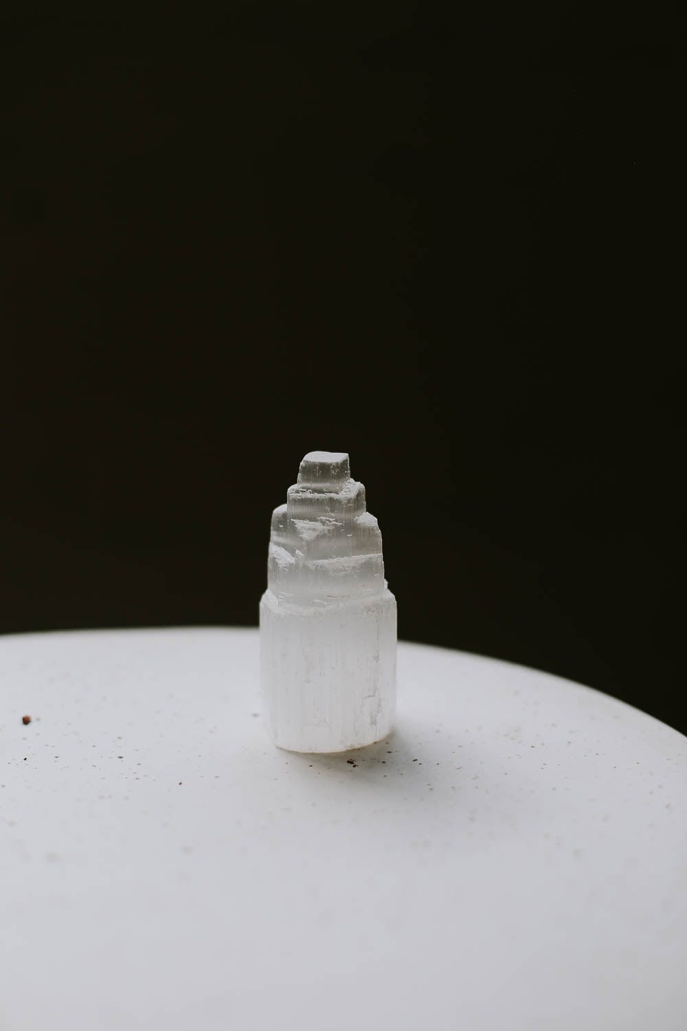 Statues Selenite Crystal Tower UN064