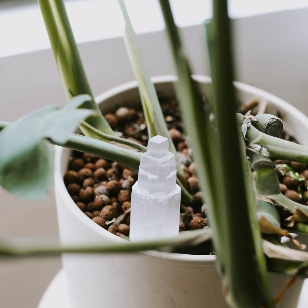 Statues Selenite Crystal Tower UN064