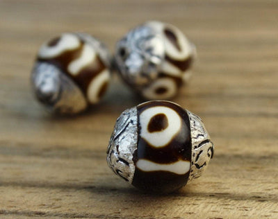 Tibetan Beads,Dzi Beads,New Items,Under 35 Dollars Default Tiny Silver Capped Dzi Bead be090
